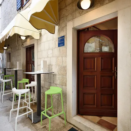 Meri Πανσιόν 4*